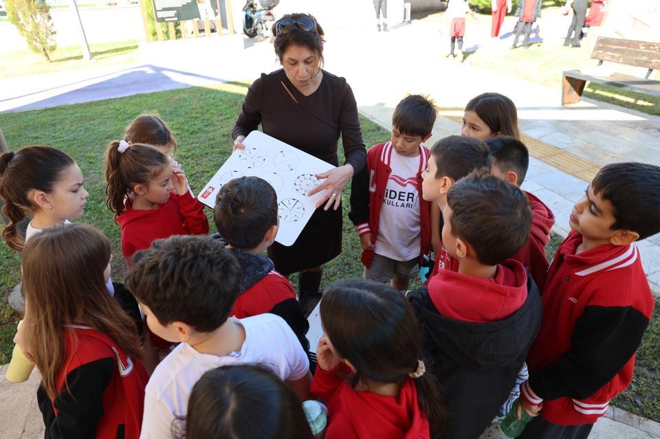 Efeler’de bilim ve Cumhuriyet coşkusu bir arada
