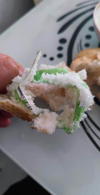 EKMEK DİYE ALDI, İÇİNDEN NAYLON ÇIKTI