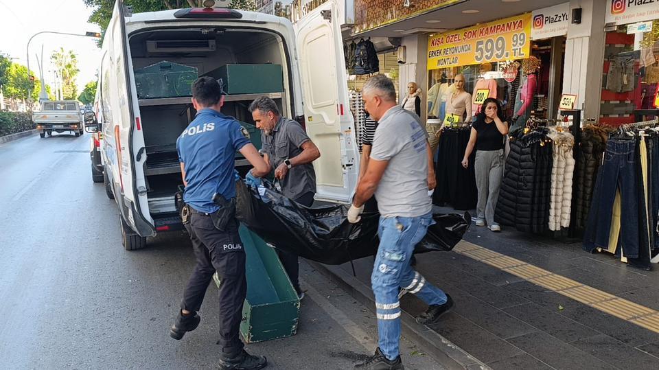 23 YAŞINDAKİ GENÇ KADININ ŞÜPHELİ ÖLÜMÜ AKŞAM ERKEK ARKADAŞIYLA BİRLİKTE KALAN GENÇ KADIN ÖLÜ BULUNDU