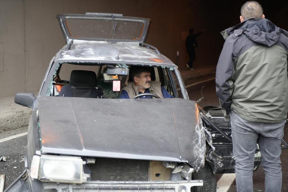 Yarım saat arayla meydana gelen iki kazada 1 kişi öldü, 3 kişi yaralandı