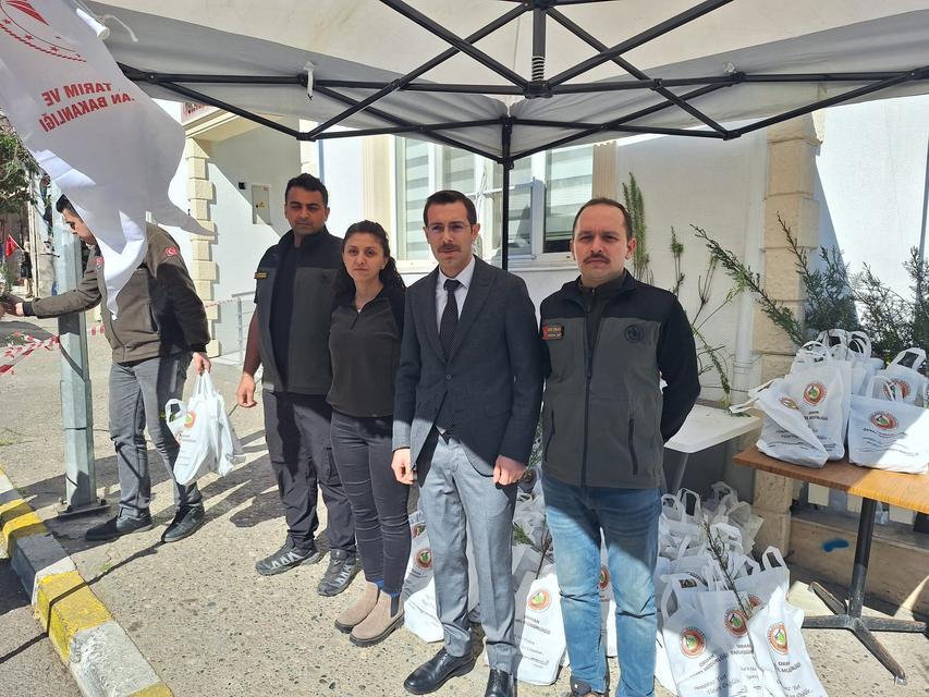 BOZDOĞAN'DA ORMAN HAFTASI'NDA FİDAN DAĞITIMI GERÇEKLEŞTİRİLDİ