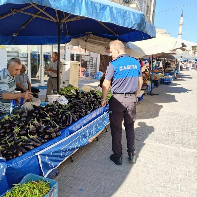 Germencik'te pazarda etiket denetimi