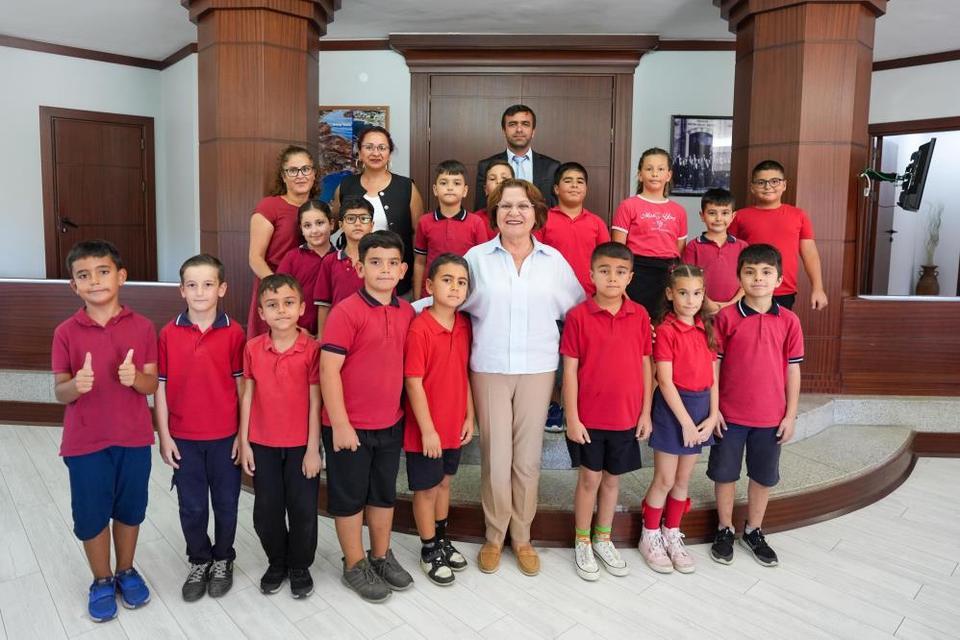 Başkan Gençay, minik misafirlerini ağırladı
