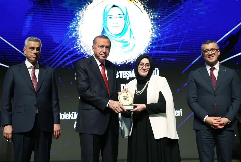 ADÜ Başhekimi Avcil, TÜSEB Aziz Sancar Ödül Töreni’ne katıldı