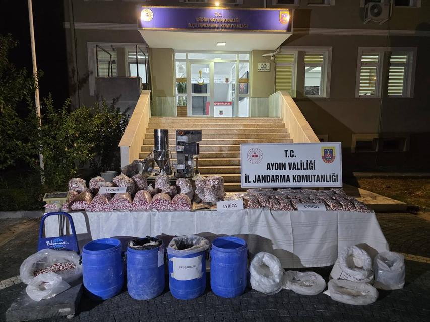 Aydın’da uyuşturucu imalathanesine baskın 1,4 milyon Lyrica ele geçirildi