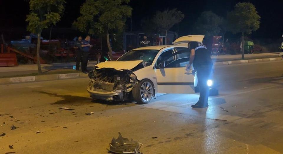 Kazaya karışan sürücü aracını bırakıp kaçtı