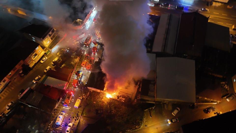 Ümraniye'de kereste deposunda yangın