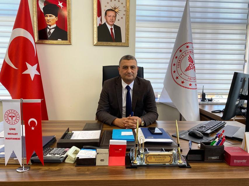Çine'de başhekim çiçeklerle karşılandı