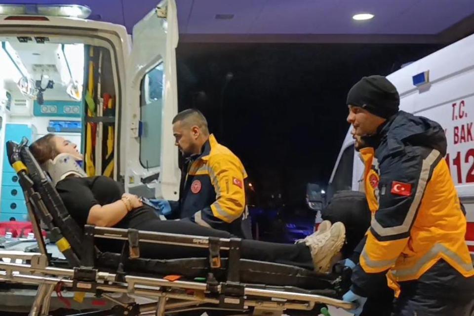 Kontrolden çıkan otomobil dehşet saçtı: 1’i çocuk 3 kişi yaralandı