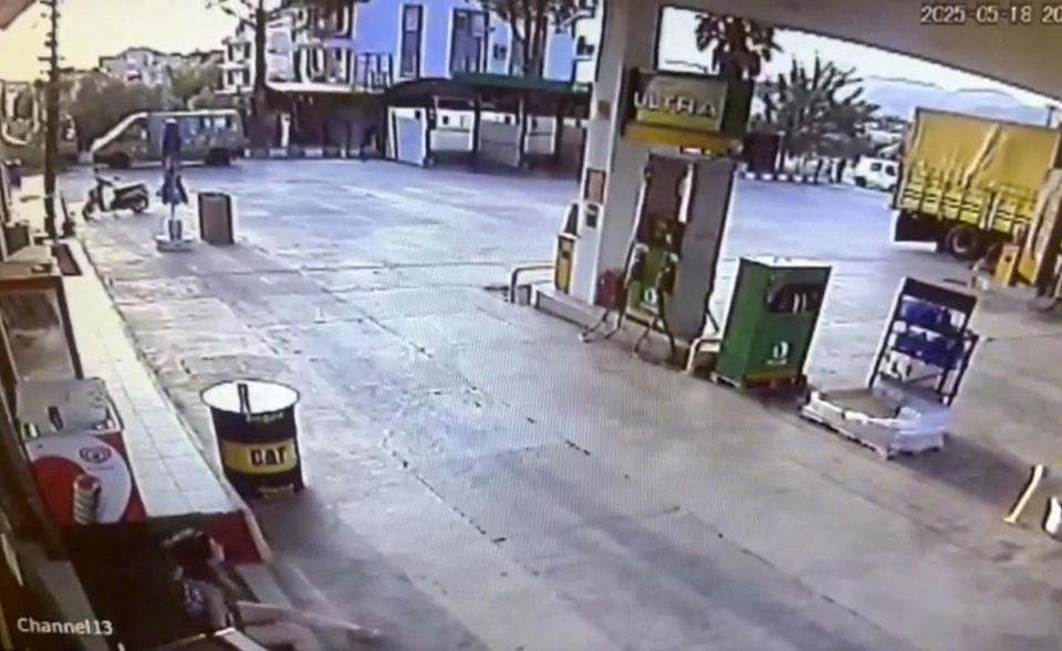 FETHİYE'DE AKARYAKIT İSTASYONUNDAKİ GASP ANI KAMERALARA YANSIDI