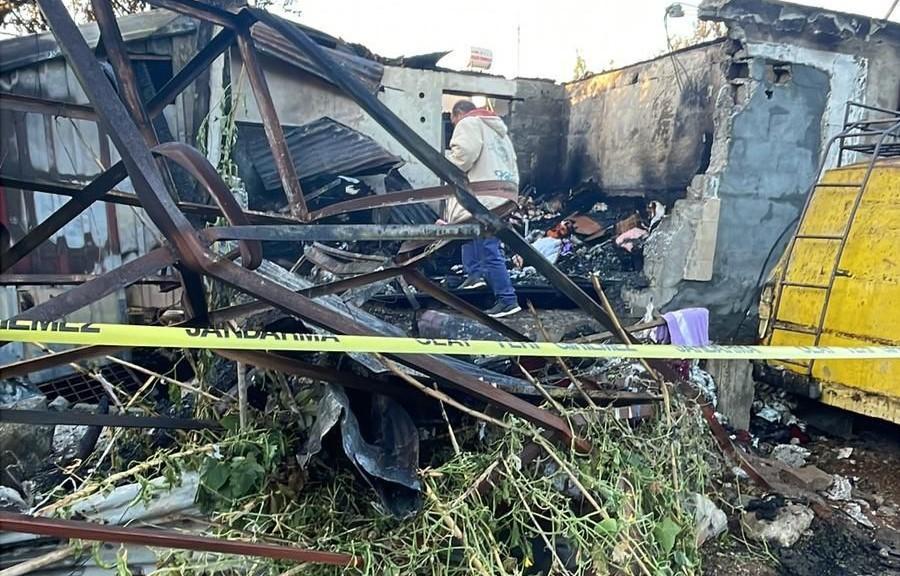 Yangında ölen nene ve torun yan yana toprağa verildi