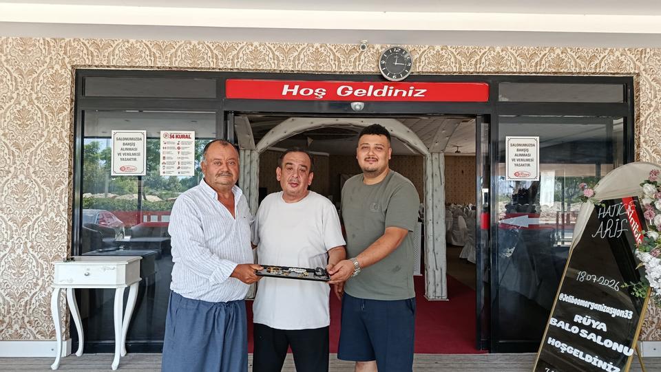 DÜĞÜN SALONUNDA BULUNAN 30 BİN TL DEĞERİNDEKİ TAKILAR SAHİBİNE ULAŞTIRILDI