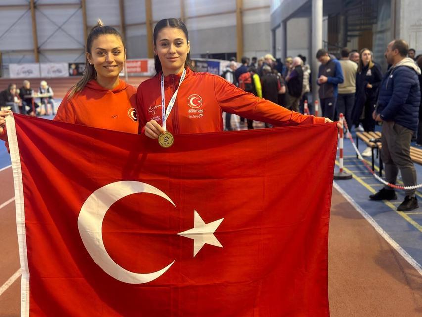 Bakan Bak dünya rekoru kıran Aysel Önder’i tebrik etti