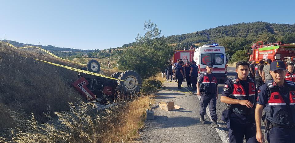 Kızının kullandığı traktör sonu oldu