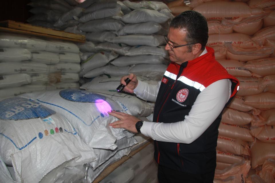 ORDU'DA GÜBRE BAYİLERİNE 'SAHTE GÜBRE' DENETİMİ İL TARIM VE ORMAN MÜDÜRÜ YILMAZ: "2024 YILINDA 649 BAYİ DENETLENDİ, 6 FİRMAYA İDARİ YAPTIRIM UYGULANDI"