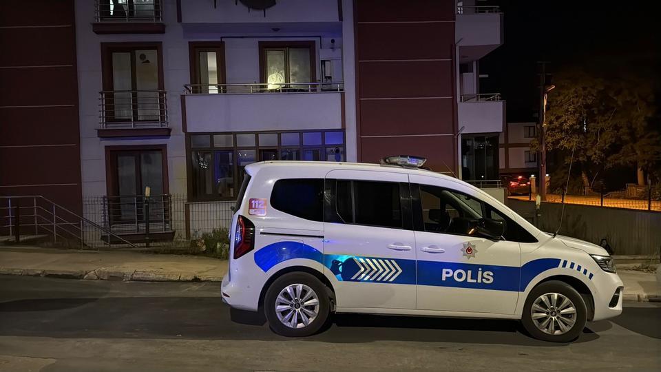 Evinde iple asılı halde bulundu
