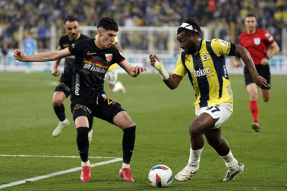 Fenerbahçe, evinde puan kaybetti