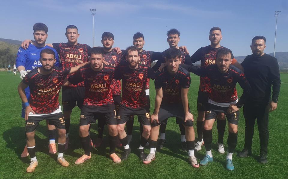 Selim Acar hat-trick yaptı, Yamalak umudunu sürdürdü