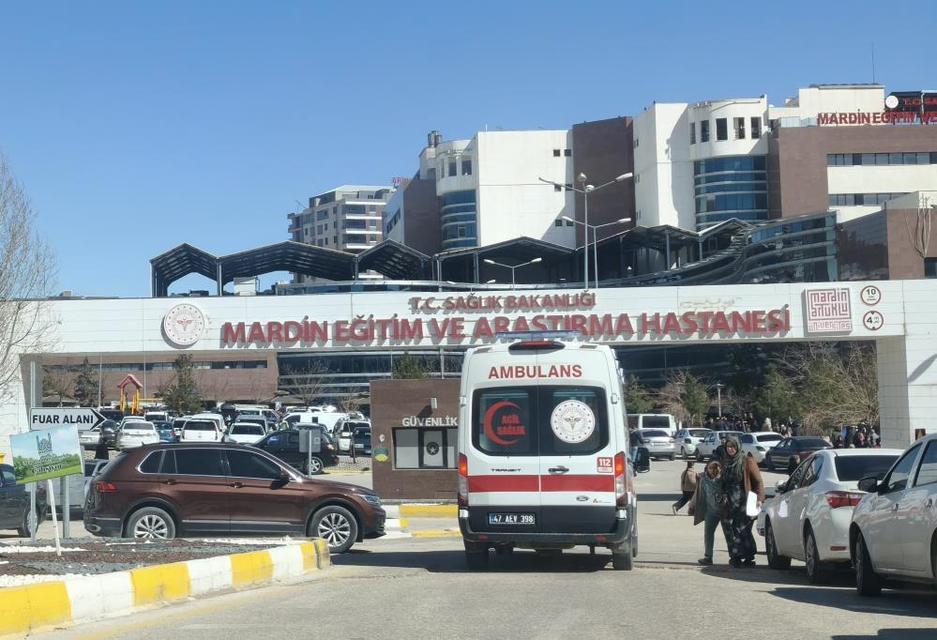 Otomobilin altında kalan 2 yaşındaki çocuk hayatını kaybetti