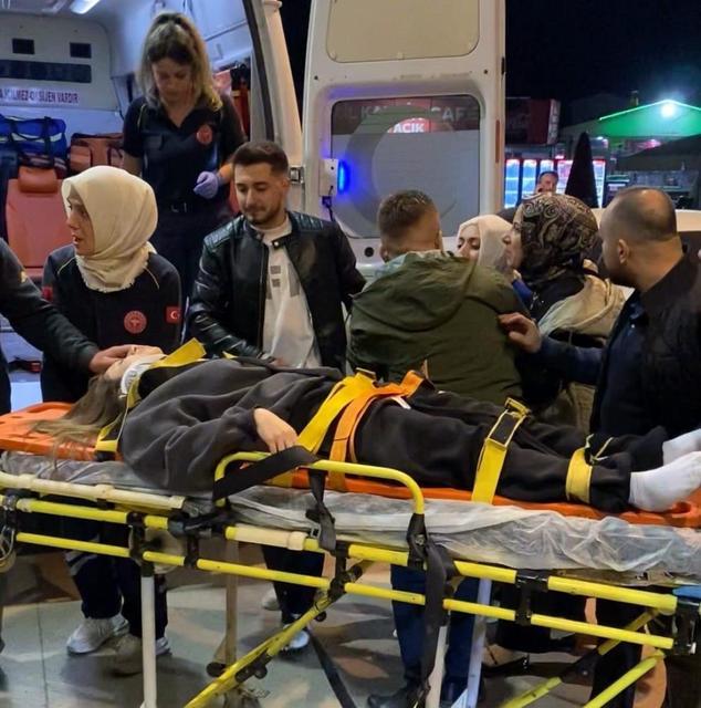 3'üncü kattan düşen genç yaralandı