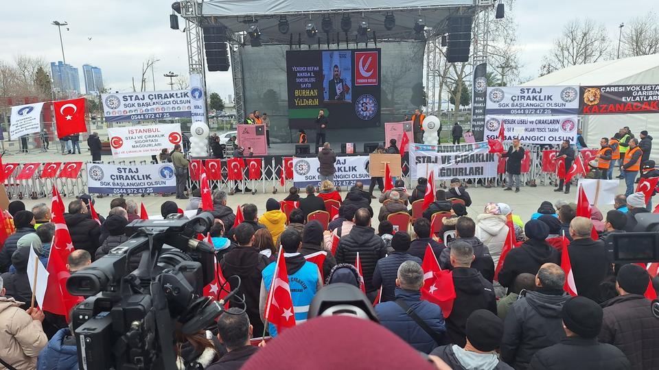 Staj ve çıraklık sigortası mağdurları Kartal Meydanı’ndan seslendi