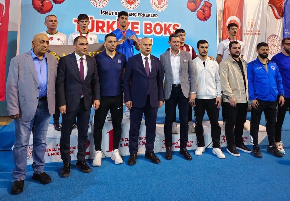 Aydınlı boksörlerden Türkiye Şampiyonası’nda çifte zafer