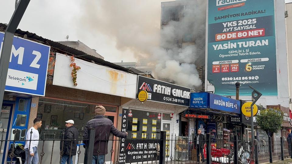 Pide imalathanesinde yangın paniği