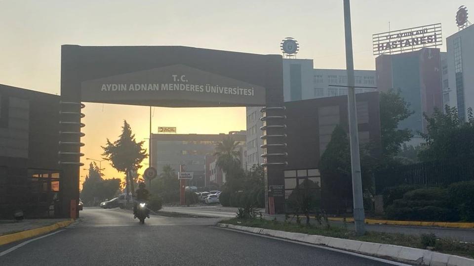 KENTİN ZİRVE NOKTASINDAN YÜKSELEN KARA DUMANLAR PANİKLETTİ