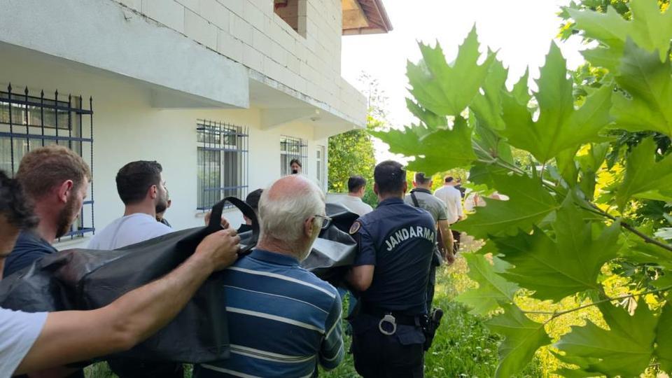 Ihlamur toplamak için çıktığı ağaçtan düşerek hayatını kaybetti