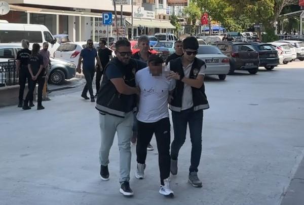 EŞİNİ SİLAHLA VURARAK ÖLDÜREN ŞAHIS ADLİYEYE SEVK EDİLDİ