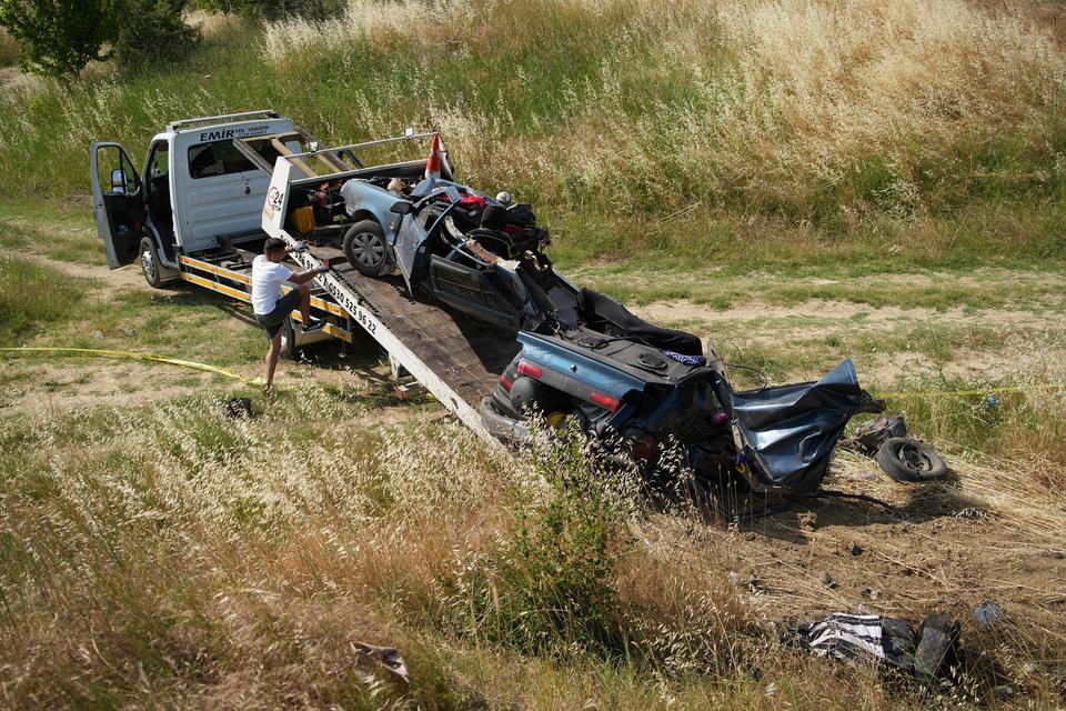 EDİRNE'DE FECİ KAZA: 5 ÖLÜ, 1 YARALI