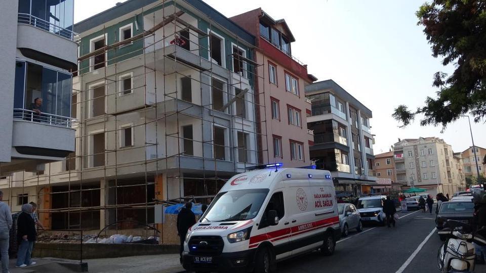 İnşaattan düşen işçi yaralandı