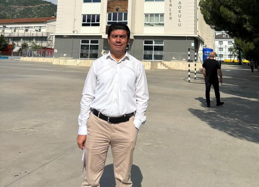 7 üniversite bitiren emekli asker 9.'su için sınava girdi