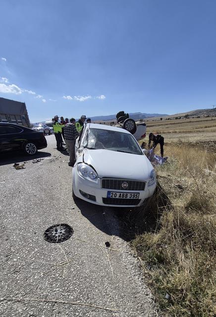 BURDUR'DA 3 ARACIN KARIŞTIĞI KAZADA 1 KİŞİ HAYATINI KAYBETTİ, 7 KİŞİ YARALANDI
