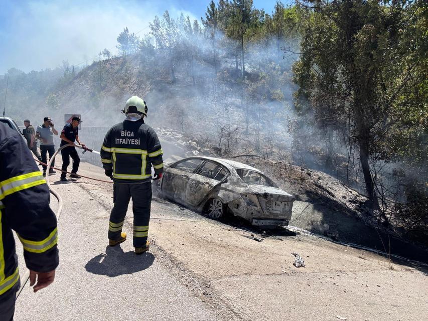 Kaza yapan araçta sıkışan kişi yanarak can verdi