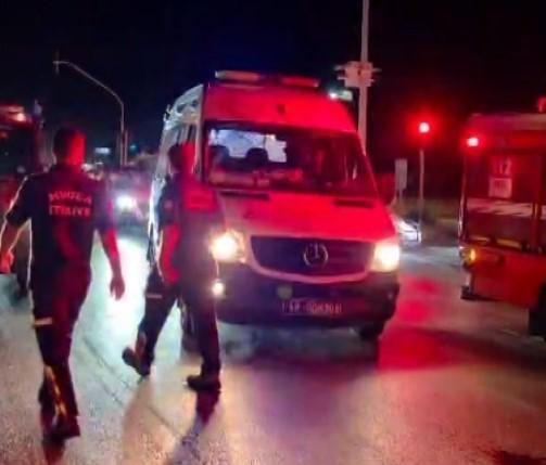 İki otomobil çarpıştı: 2'si ağır 4 yaralı