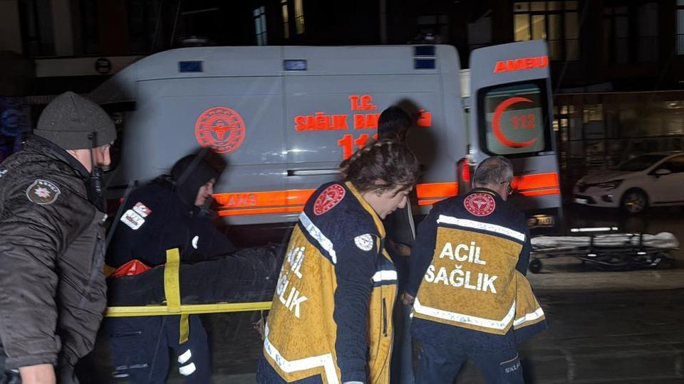 Park halindeki tıra çarpan motosiklet sürücüsü ağır yaralandı