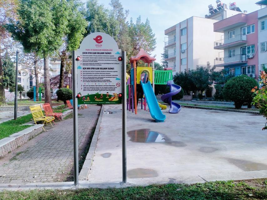 Efeler’de parklar daha düzenli ve güvenli hale getiriliyor