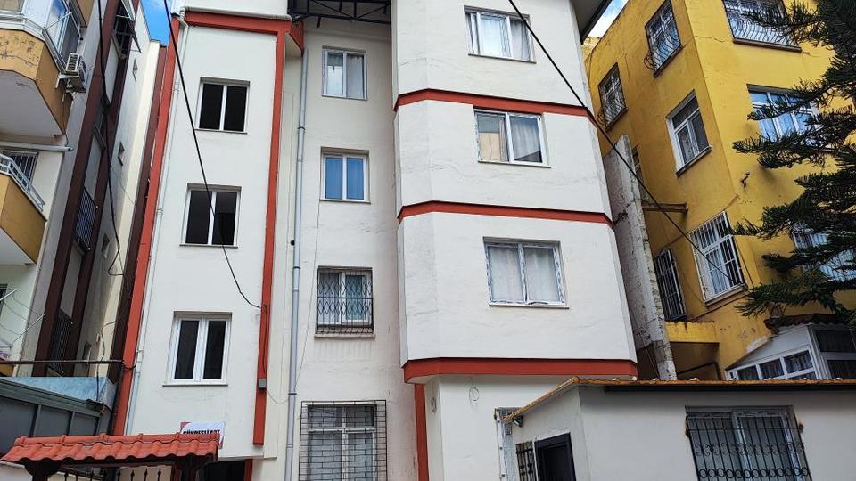 İcra müdür yardımcısı genç kadın düğününe iki ay kala evinde ölü bulundu