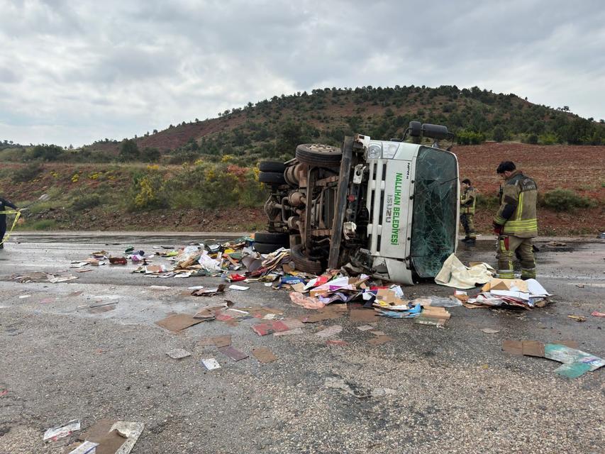 Belediye kamyonu kontrolden çıktı: 1 ölü, 1 yaralı