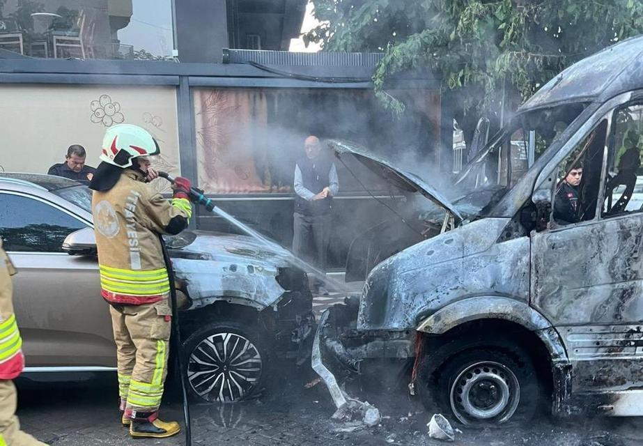 İçinde 13 çocuk bulunan öğrenci servisi yandı