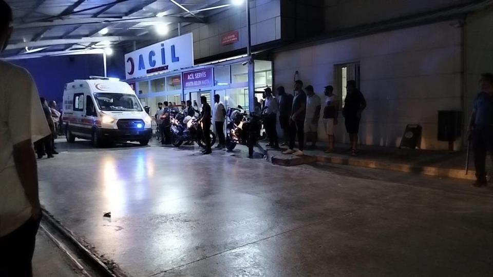 Düğün salonu önünde silahlar konuştu