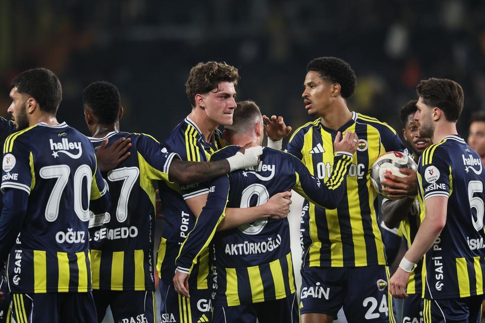 Trendyol Süper Lig: Fenerbahçe: 3 - Eyüpspor: 3 (Maç sonucu)