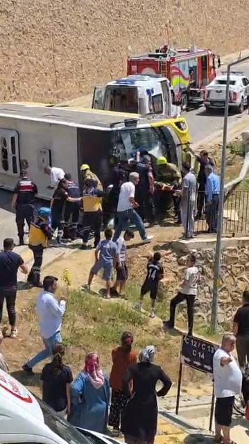 Kontrolden çıkan halk otobüsü devrildi: 1 yaralı
