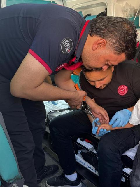 Çocuğun parmağına sıkışan cisim çıkarıldı