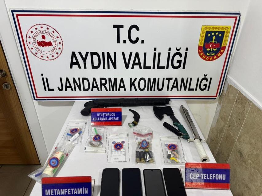 Kuşadası’nda jandarmadan narkotik operasyonu