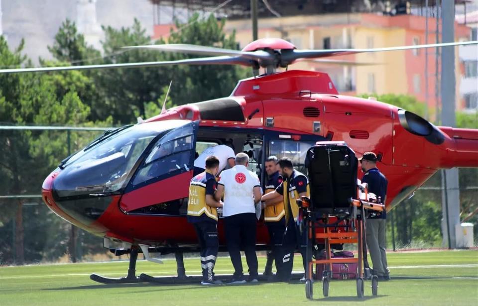 Ambulans helikopter 75 yaşındaki hasta için havalandı