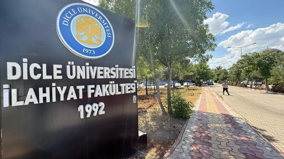 İlahiyat Fakültesi öğrencisi genç kız canına kıydı