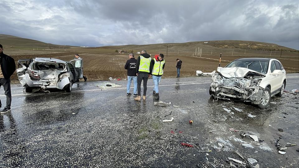 BAYRAM TATİLİ DÖNÜŞÜ TRAFİK KAZASI: 1 ÖLÜ, 5 YARALI