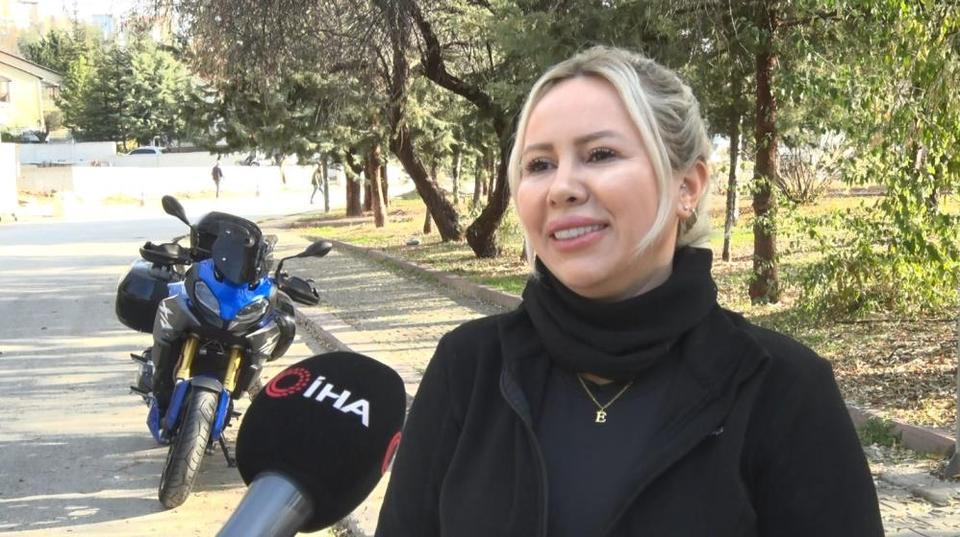 Kadın sürücü İspanya’dan Türkiye’ye motosikletle 4,5 günde geldi: Sınırda gözyaşlarını tutamadı